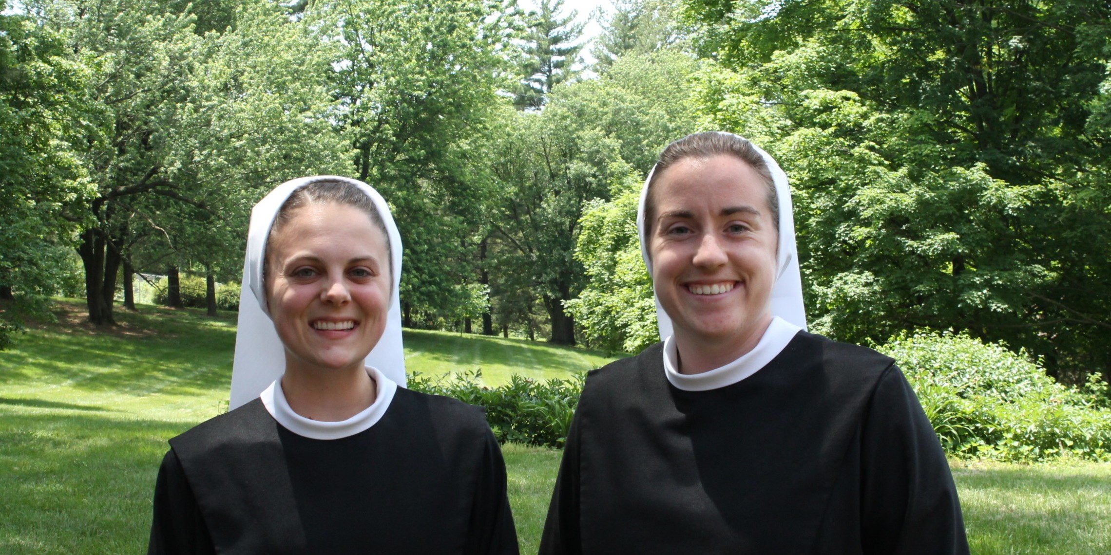 Sr. Bethany Marie and Sr. M. Veronica First Vow Sisters 2022
